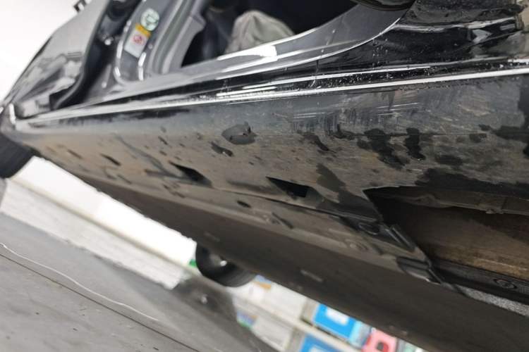 Used Avatr 06 2025 Ultra Pure Electric Edition Right Side Sill