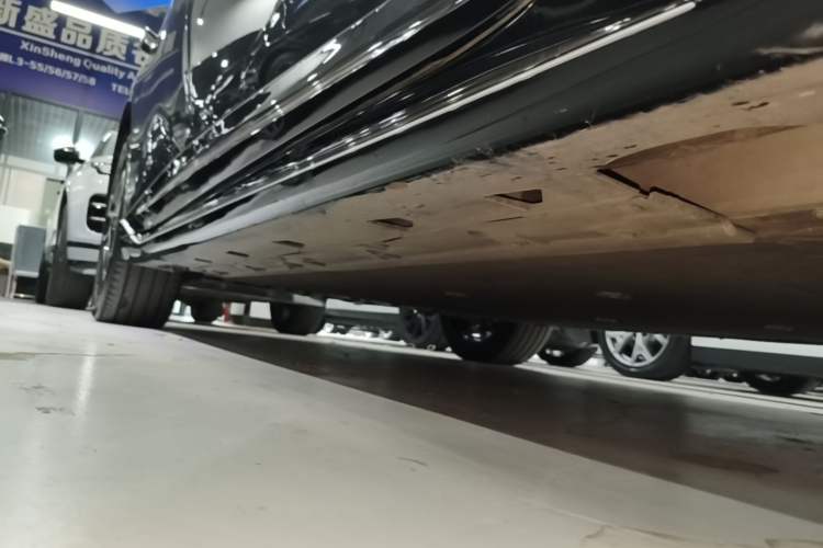 Used Avatr 06 2025 Ultra Pure Electric Edition Right Side Sill