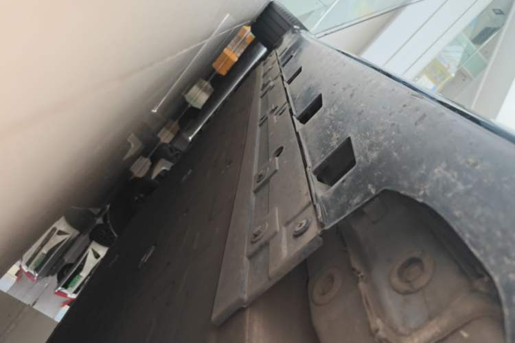 Used Avatr 06 2025 Ultra Pure Electric Edition Right Side Sill