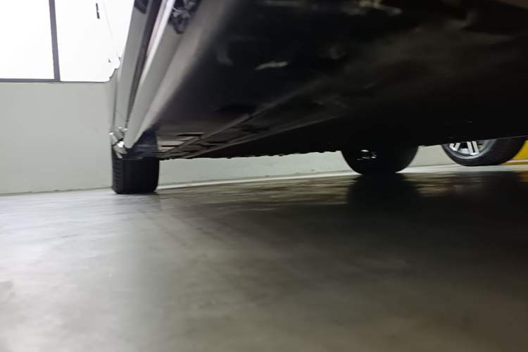 Used Avatr 06 2025 Ultra Pure Electric Edition Right Side Sill