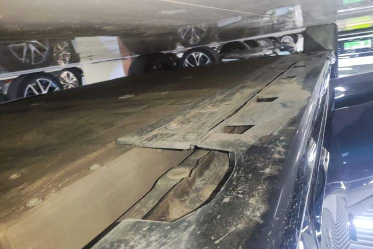 Used Avatr 06 2025 Ultra Pure Electric Edition Right Side Sill