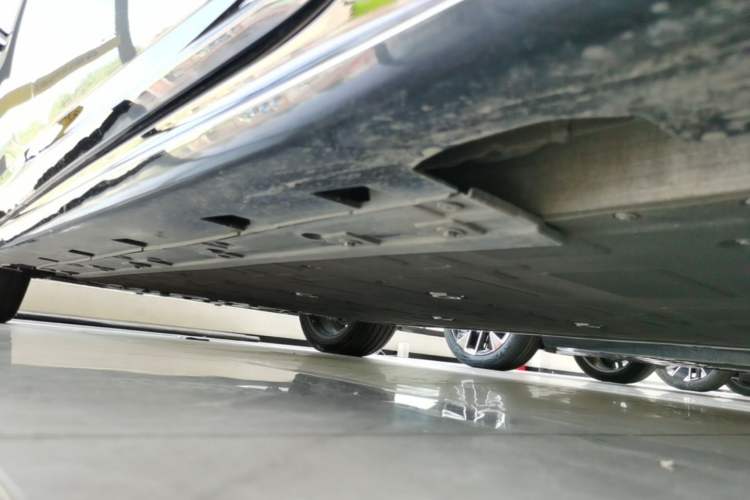 Used Avatr 06 2025 Ultra Pure Electric Edition Right Side Sill