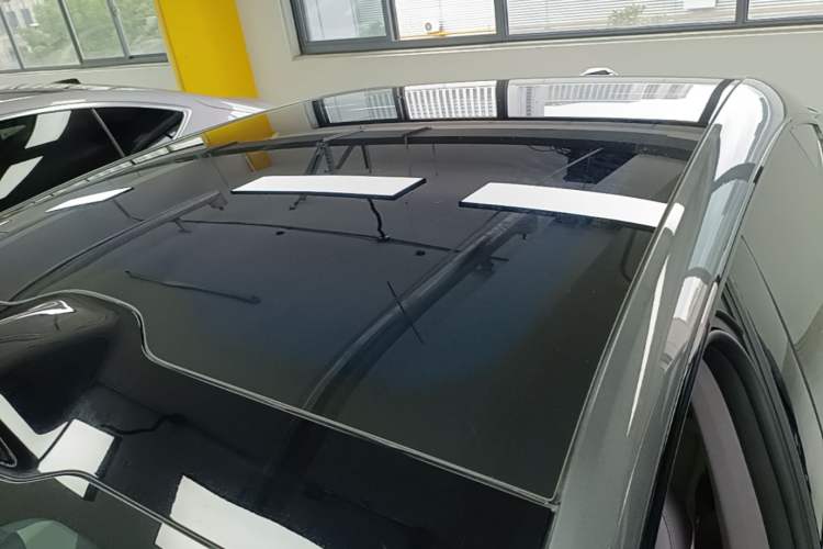 Used Avatr 06 2025 Ultra Pure Electric Edition Roof