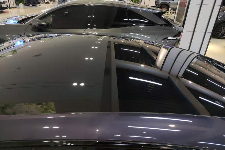 Used Avatr 06 2025 Ultra Pure Electric Edition Roof