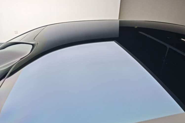 Used Avatr 06 2025 Ultra Pure Electric Edition Roof