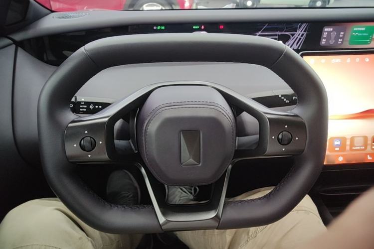 Used Avatr 06 2025 Ultra Pure Electric Edition Steering Wheel