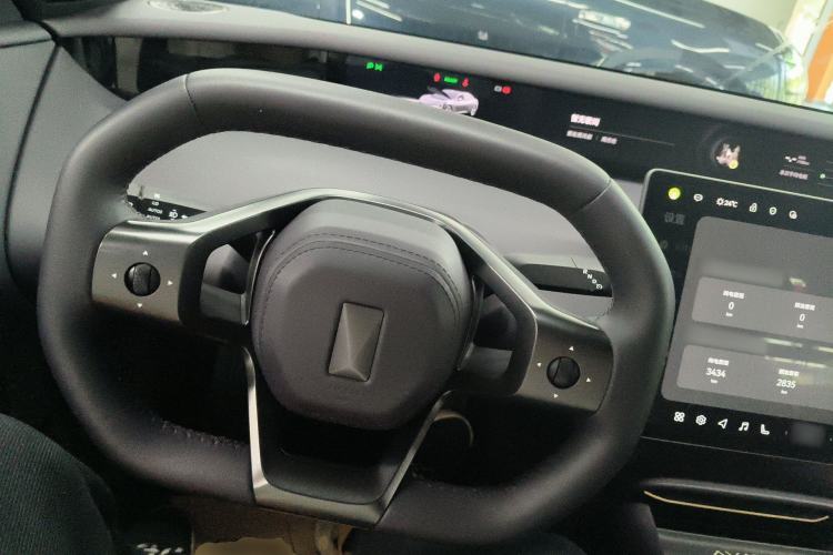 Used Avatr 06 2025 Max Extended-Range Edition Steering Wheel