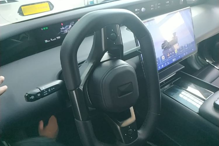 Used Avatr 06 2025 Ultra Pure Electric Edition Steering Wheel