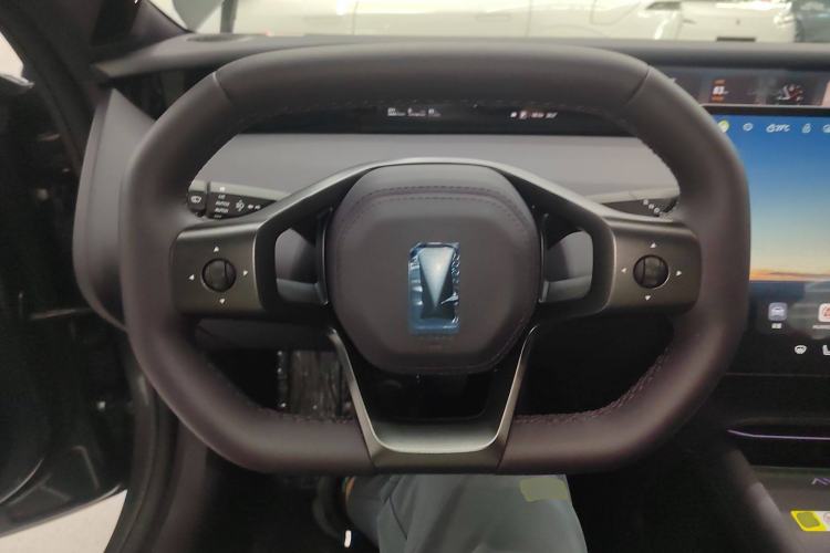 Used Avatr 06 2025 Max All-Electric Version Steering Wheel