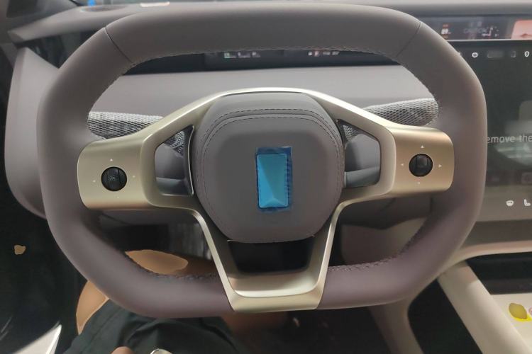 Used Avatr 06 2025 Max All-Electric Version Steering Wheel