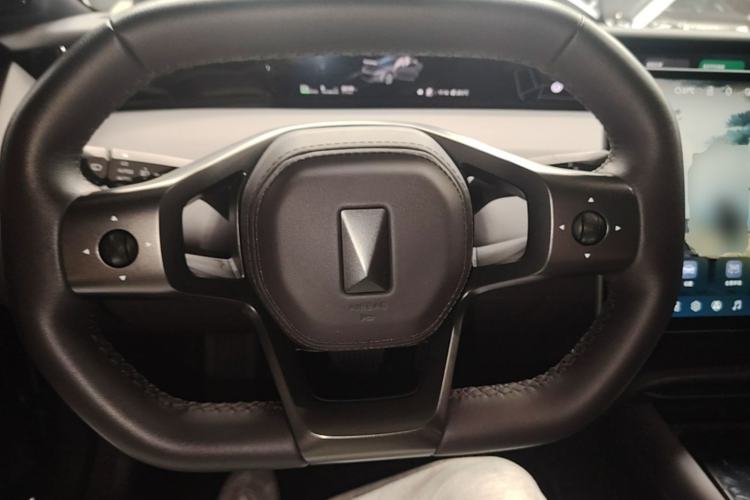 Used Avatr 06 2025 Ultra Pure Electric Edition Steering Wheel