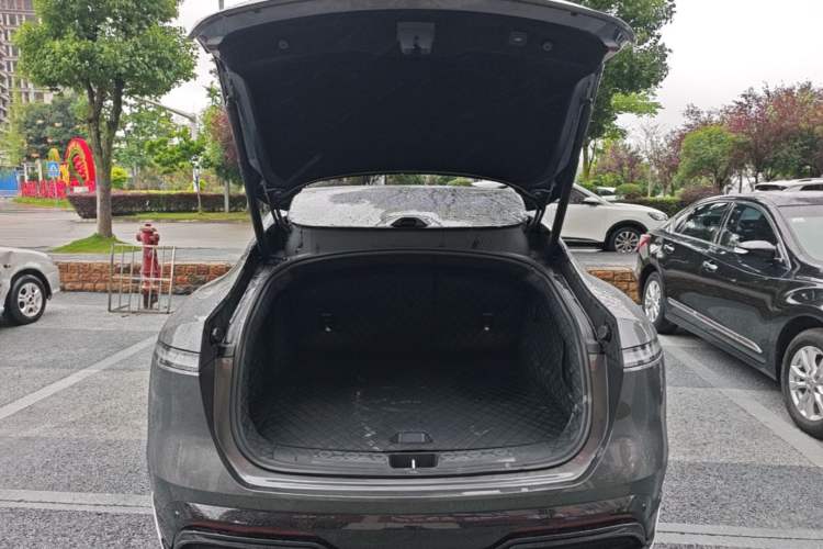 Used Avatr 06 2025 Ultra Pure Electric Edition Trunk