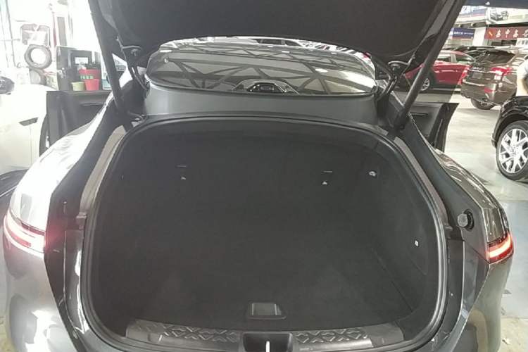 Used Avatr 06 2025 Ultra Pure Electric Edition Trunk