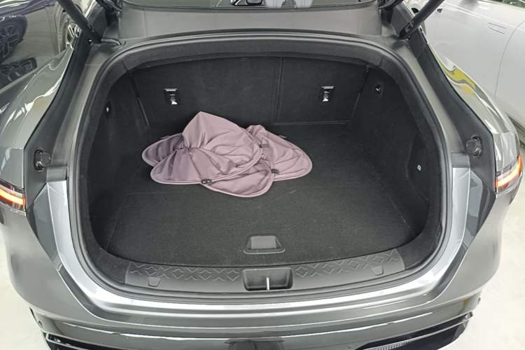 Used Avatr 06 2025 Ultra Pure Electric Edition Trunk