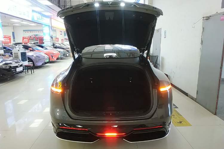 Used Avatr 06 2025 Ultra Pure Electric Edition Trunk