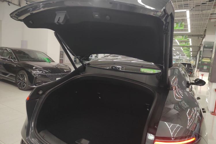 Used Avatr 06 2025 Ultra Pure Electric Edition Trunk