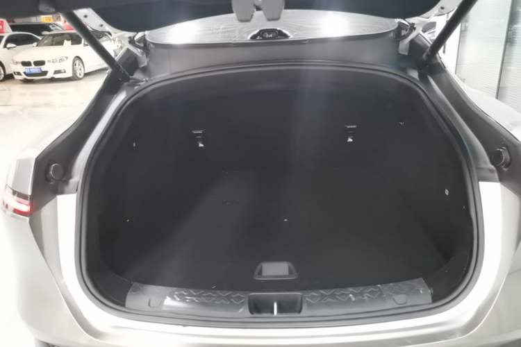 Used Avatr 06 2025 Max All-Electric Version Trunk