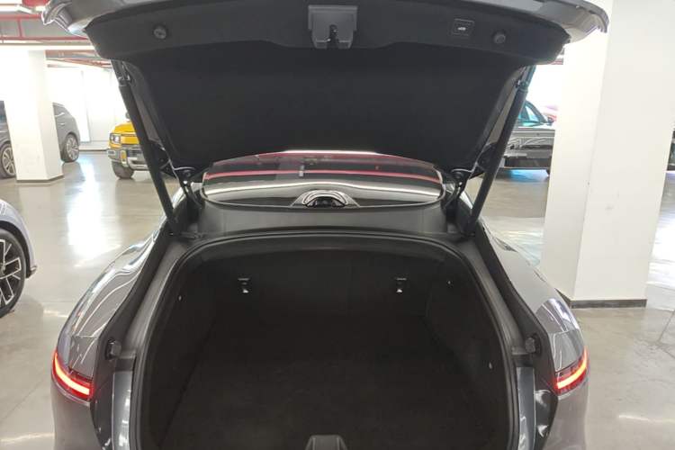 Used Avatr 06 2025 Pro Range-Extended Edition Trunk