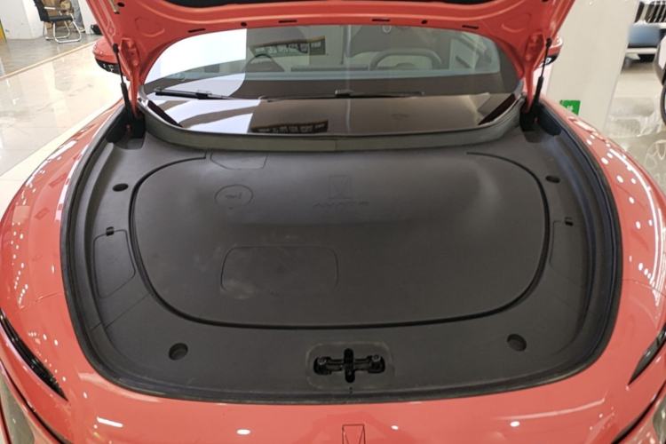 Used Avatr 06 2025 Pro Range-Extended Edition Engine Bay