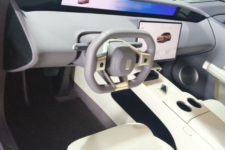 Used Avatr 06 2025 Pro Range-Extended Edition Center Console
