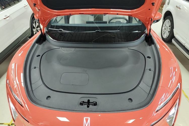 Used Avatr 06 2025 Pro Range-Extended Edition Engine Bay