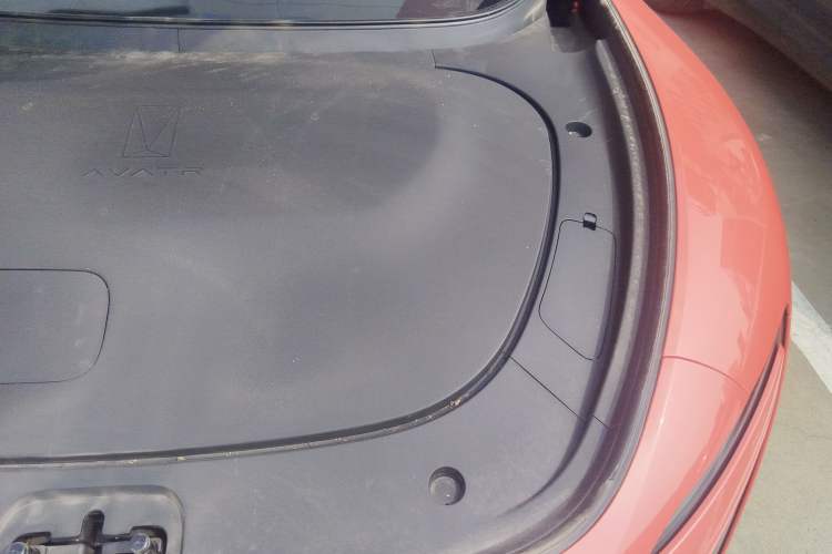 Used Avatr 06 2025 Pro Range-Extended Edition Engine Bay Left