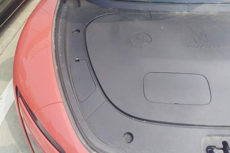 Used Avatr 06 2025 Pro Range-Extended Edition Engine Bay Right
