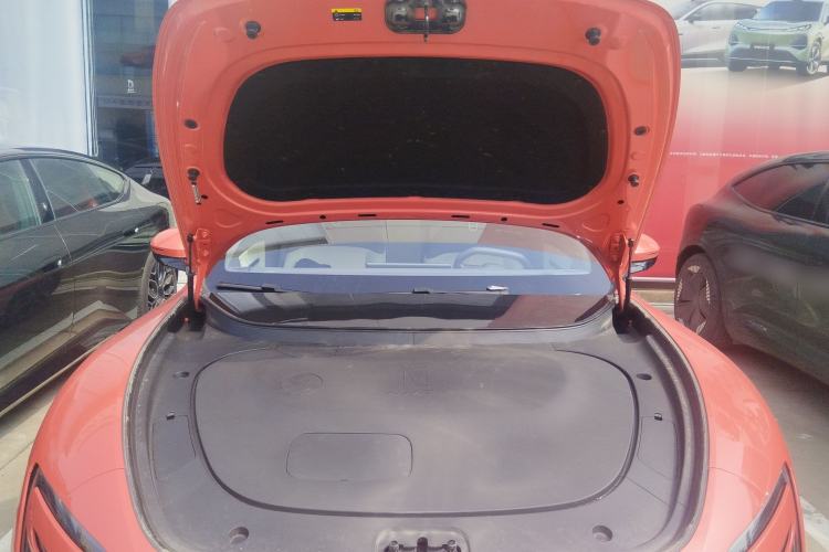 Used Avatr 06 2025 Pro Range-Extended Edition Engine Bay