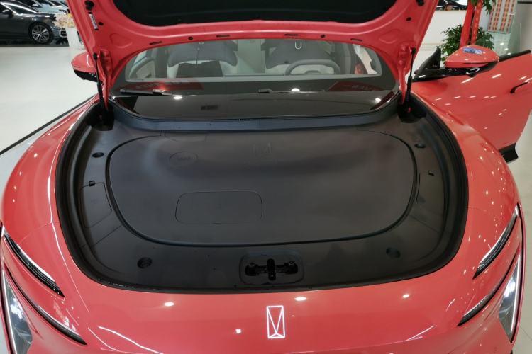 Used Avatr 06 2025 Pro Range-Extended Edition Engine Bay
