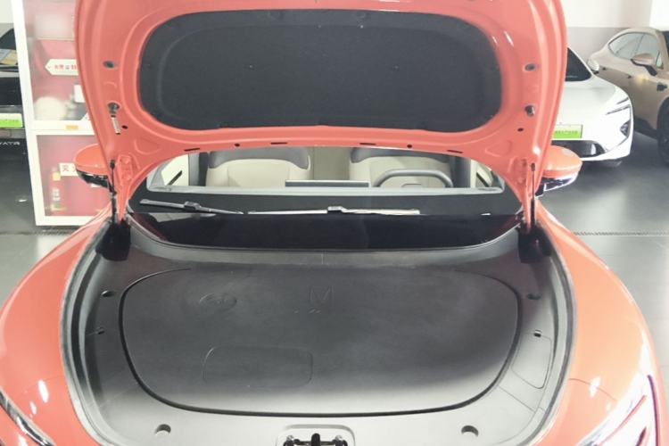 Used Avatr 06 2025 Pro Range-Extended Edition Engine Bay
