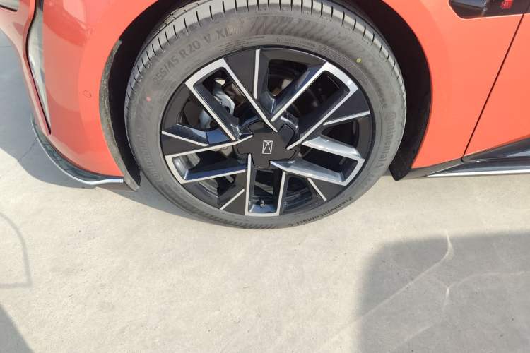 Used Avatr 06 2025 Pro Range-Extended Edition Exterior 4