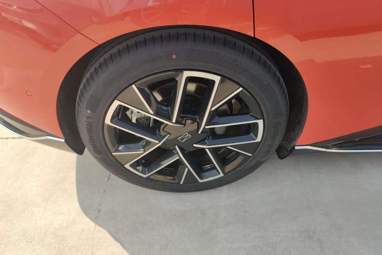 Used Avatr 06 2025 Pro Range-Extended Edition Exterior 5