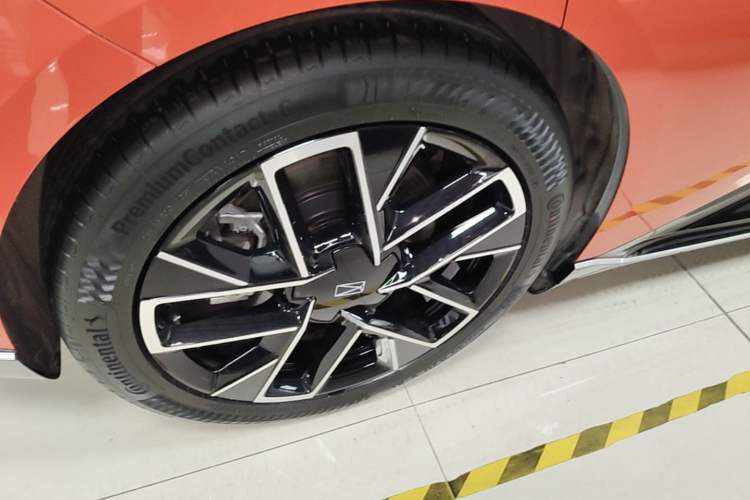 Used Avatr 06 2025 Pro Range-Extended Edition Exterior 5