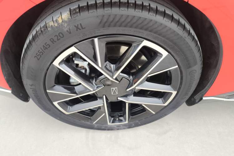 Used Avatr 06 2025 Pro Range-Extended Edition Exterior 5