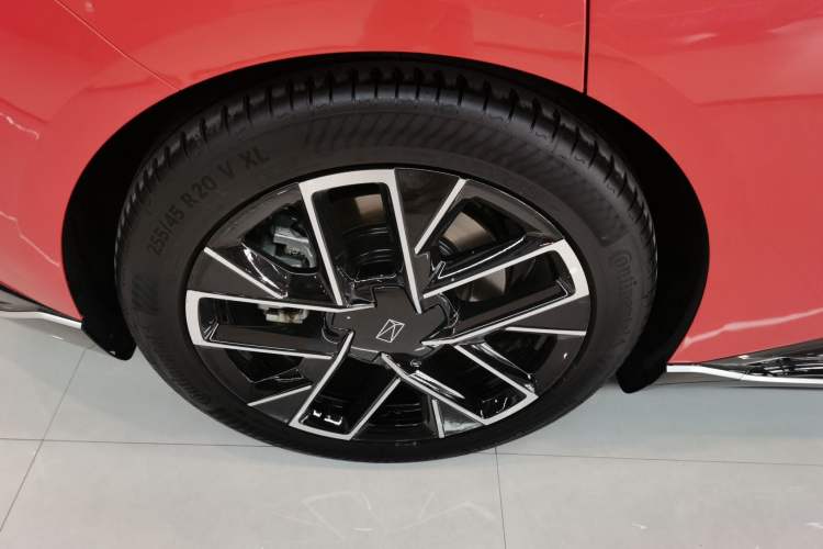 Used Avatr 06 2025 Pro Range-Extended Edition Exterior 5