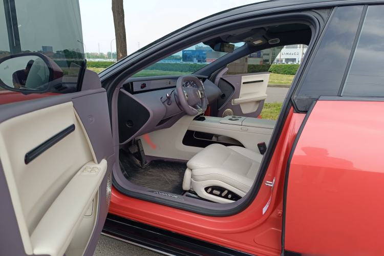 Used Avatr 06 2025 Pro Range-Extended Edition Interior 1