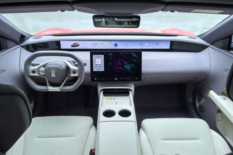 Used Avatr 06 2025 Pro Range-Extended Edition Interior 3