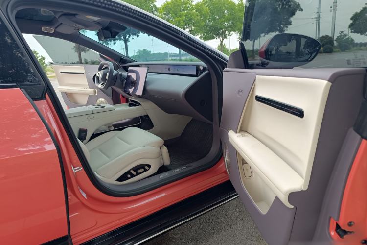 Used Avatr 06 2025 Pro Range-Extended Edition Interior 4