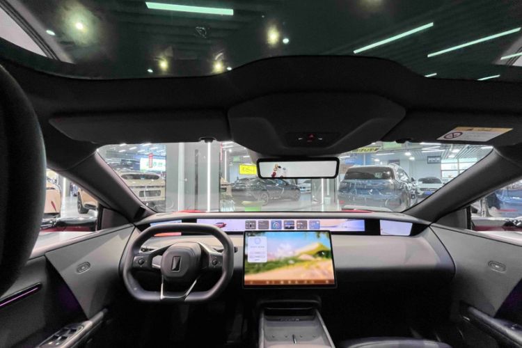 Used Avatr 06 2025 Ultra Pure Electric Edition Interior 4