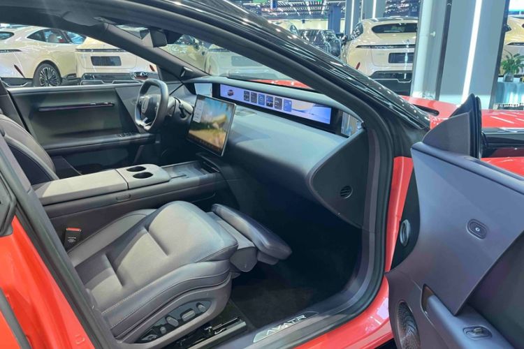 Used Avatr 06 2025 Ultra Pure Electric Edition Interior 7