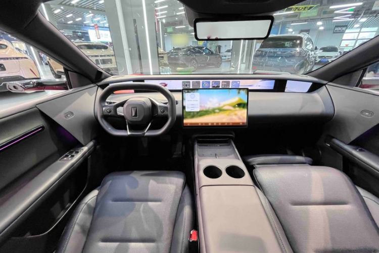 Used Avatr 06 2025 Ultra Pure Electric Edition Interior 9