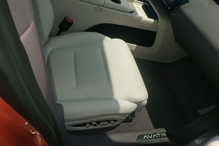 Used Avatr 06 2025 Pro Range-Extended Edition Right Front Seat