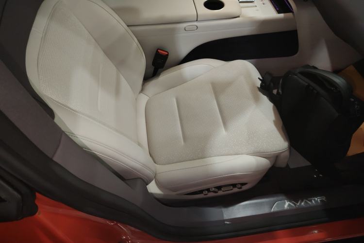 Used Avatr 06 2025 Pro Range-Extended Edition Right Front Seat