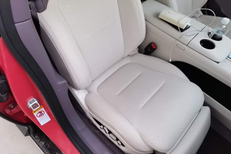 Used Avatr 06 2025 Pro Range-Extended Edition Right Front Seat