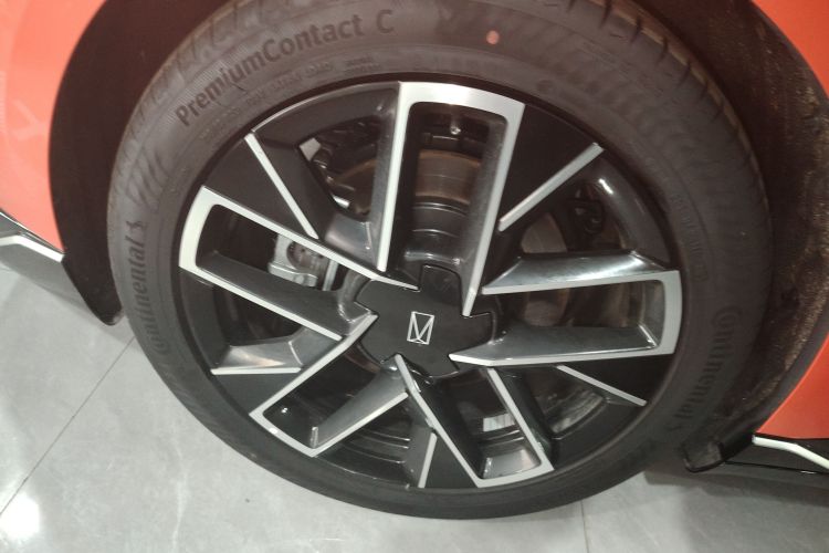 Used Avatr 06 2025 Pro Range-Extended Edition Right Rear Wheel Hub