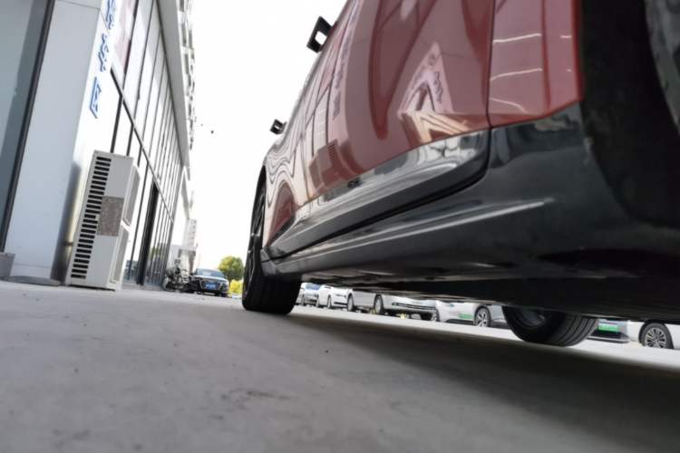 Used Avatr 06 2025 Pro Range-Extended Edition Right Side Sill