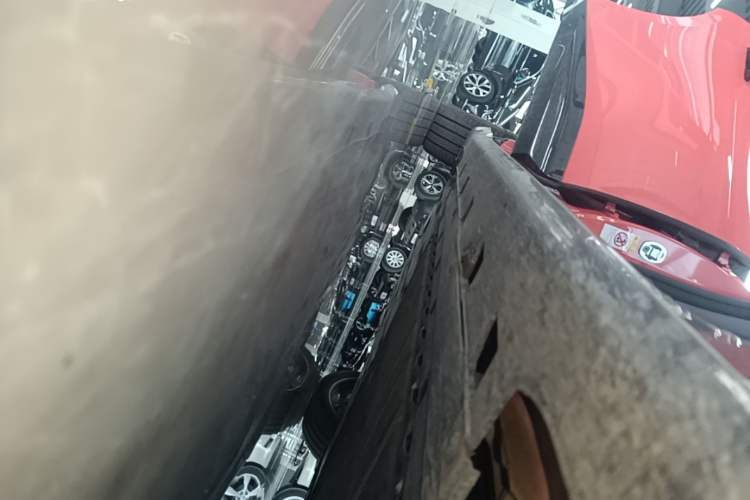 Used Avatr 06 2025 Pro Range-Extended Edition Right Side Sill