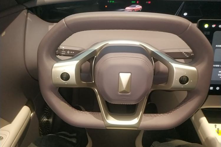 Used Avatr 06 2025 Pro Range-Extended Edition Steering Wheel