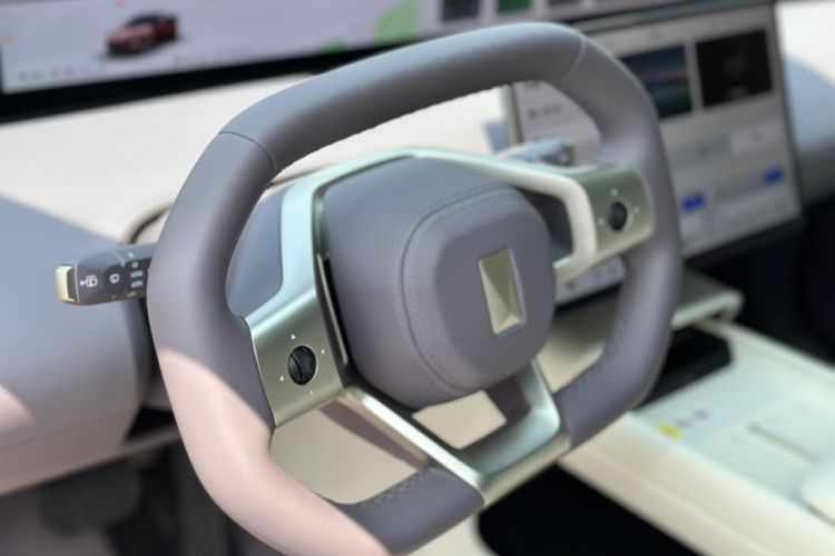Used Avatr 06 2025 Pro Range-Extended Edition Steering Wheel