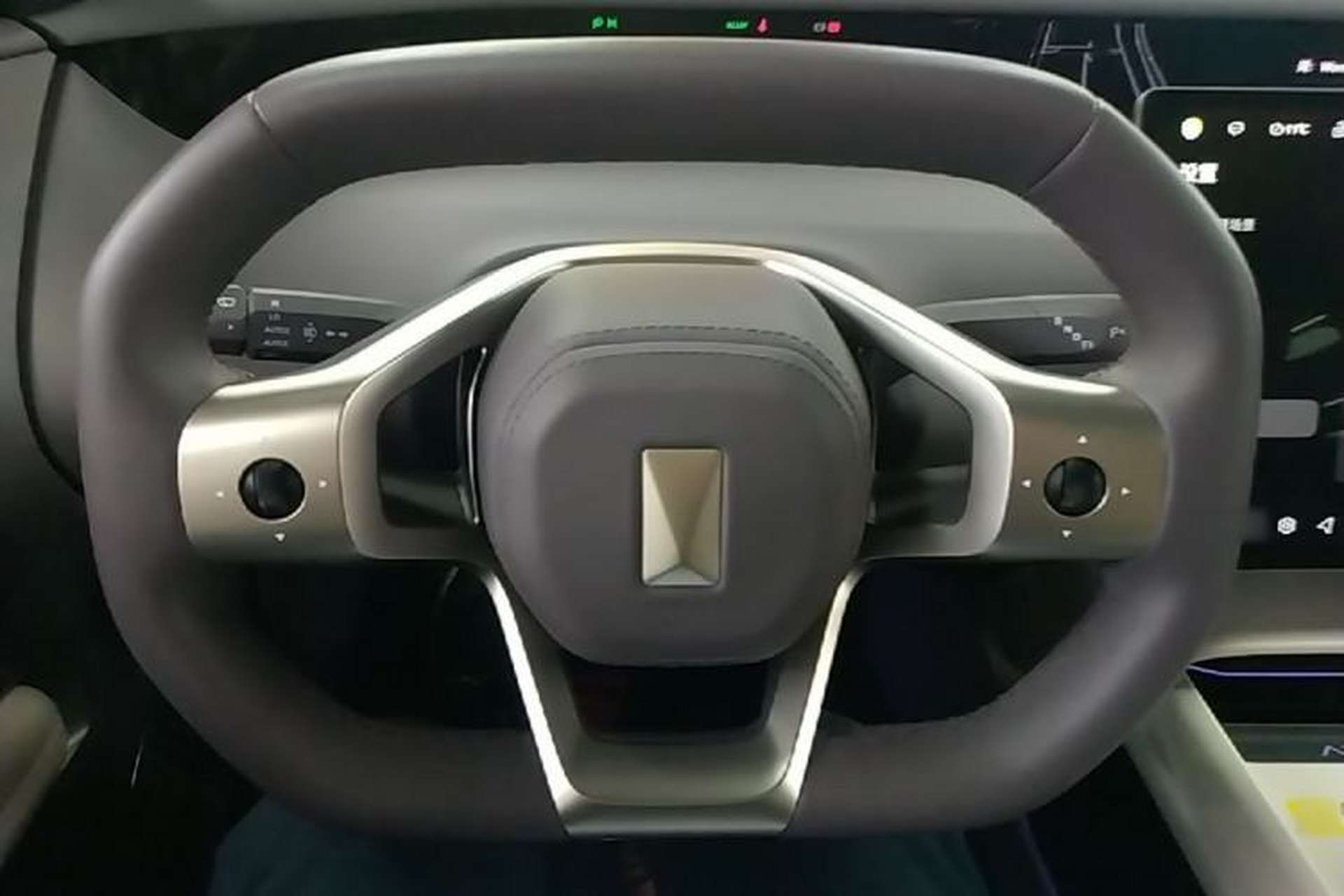 Used Avatr 06 2025 Pro Range-Extended Edition Steering Wheel